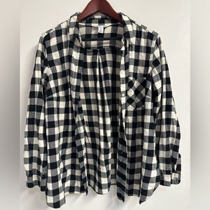 Women’s Old Navy Plaid The Classic Shirt